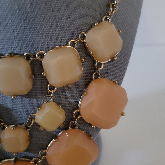 Tan/Peach Outfit Kit- Purse and Necklace - Picture 10 of 12